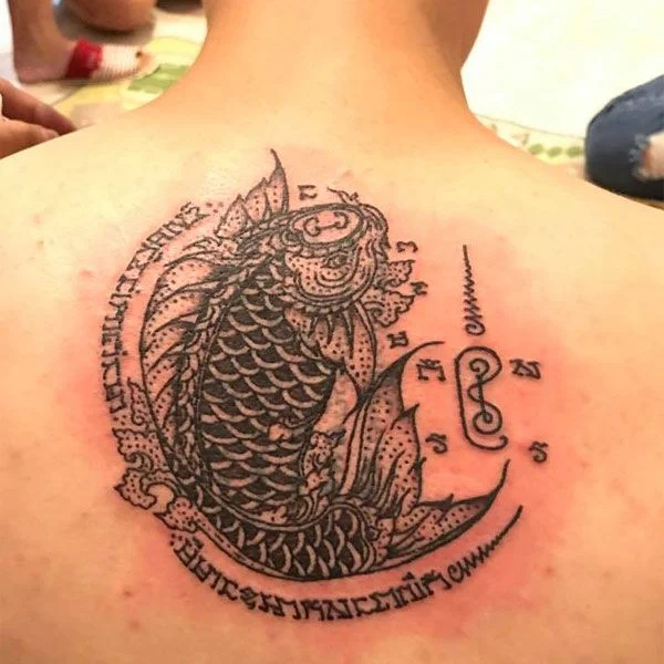 Hình xăm cá chép phong cách Khmer