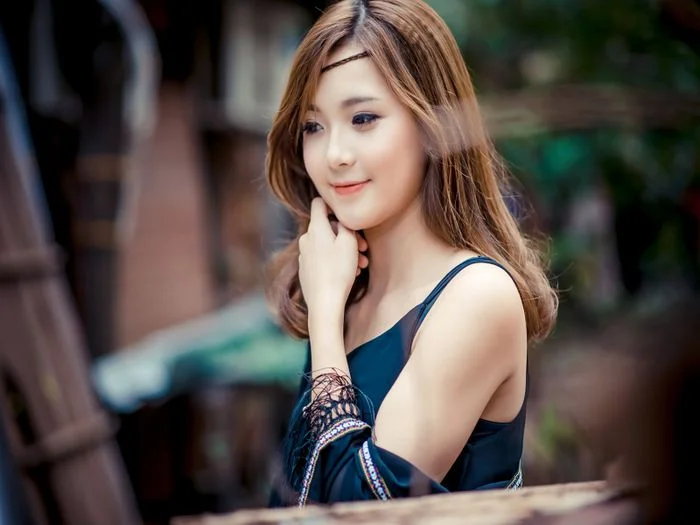 Chân dung cô gái xinh đẹp làm hình nền nghệ thuật