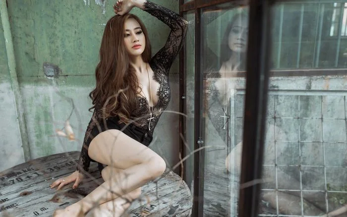 Cô gái xinh đẹp quyến rũ làm hình nền phong cách