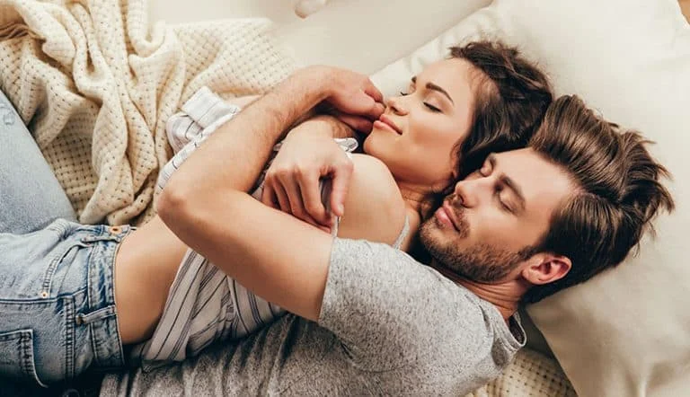 Sexy Cuddling: How to Cuddle with a Girl So it Leads to Sex
